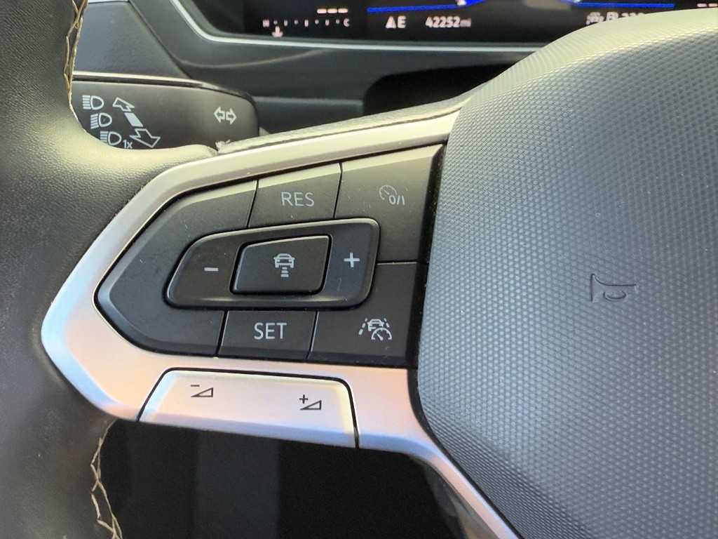 Volkswagen Tiguan Vehicle Image 16