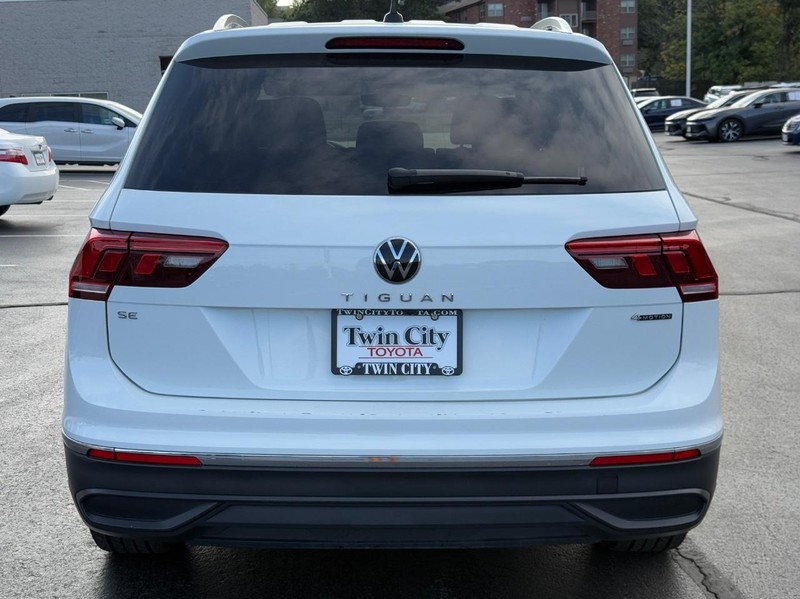 Volkswagen Tiguan Vehicle Image 5