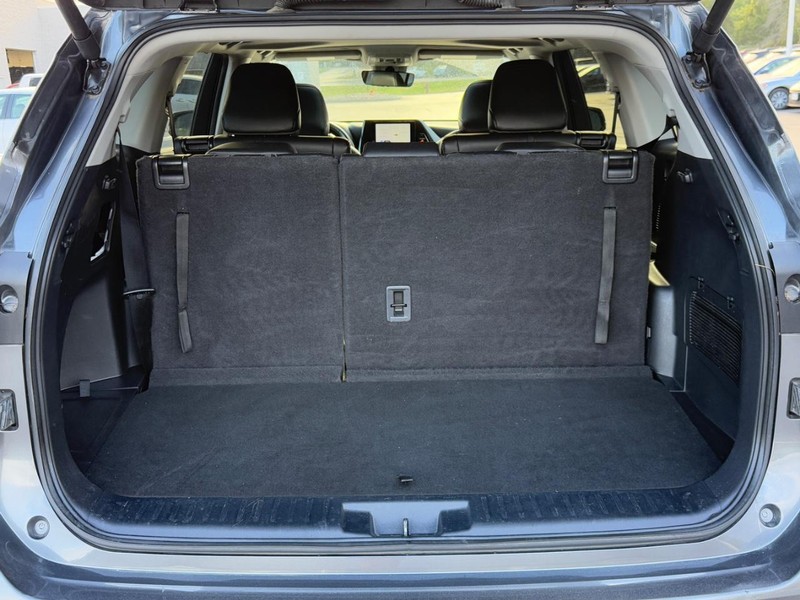 Toyota Highlander Vehicle Image 4