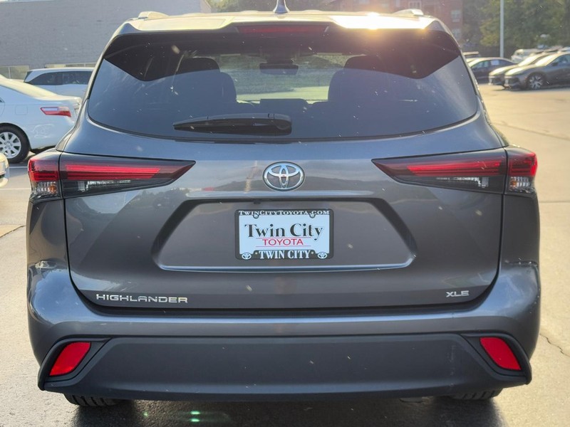 Toyota Highlander Vehicle Image 5