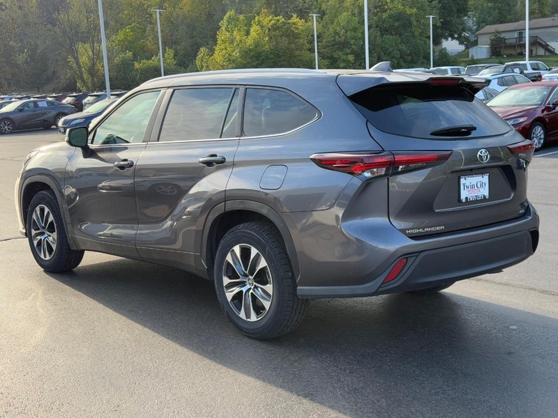 Toyota Highlander Vehicle Image 7