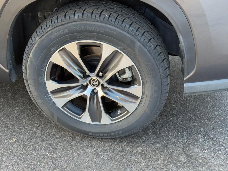 Toyota Highlander Vehicle Image 8