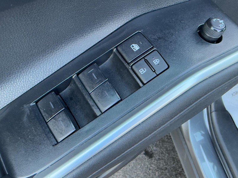 Toyota Highlander Vehicle Image 16