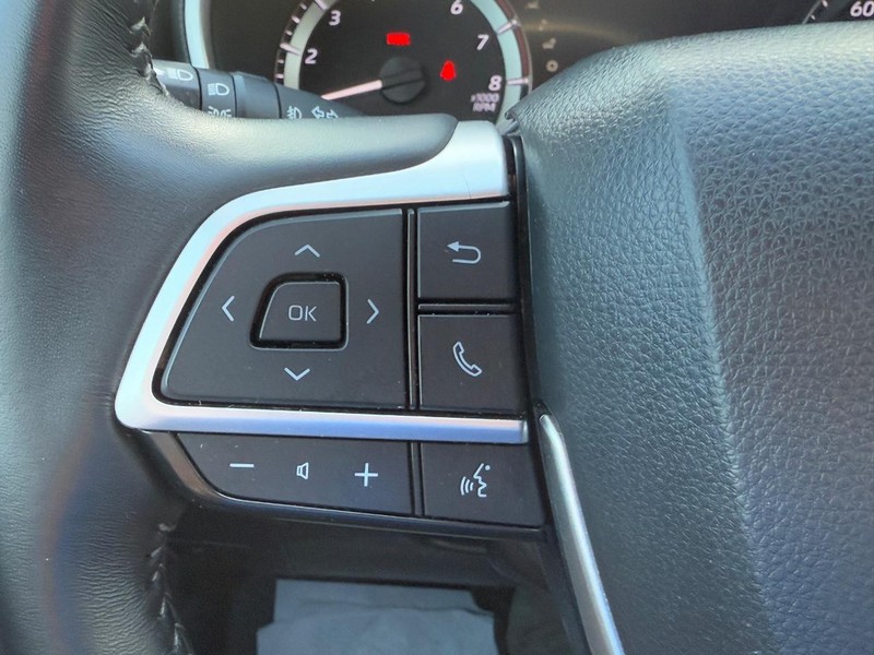 Toyota Highlander Vehicle Image 18