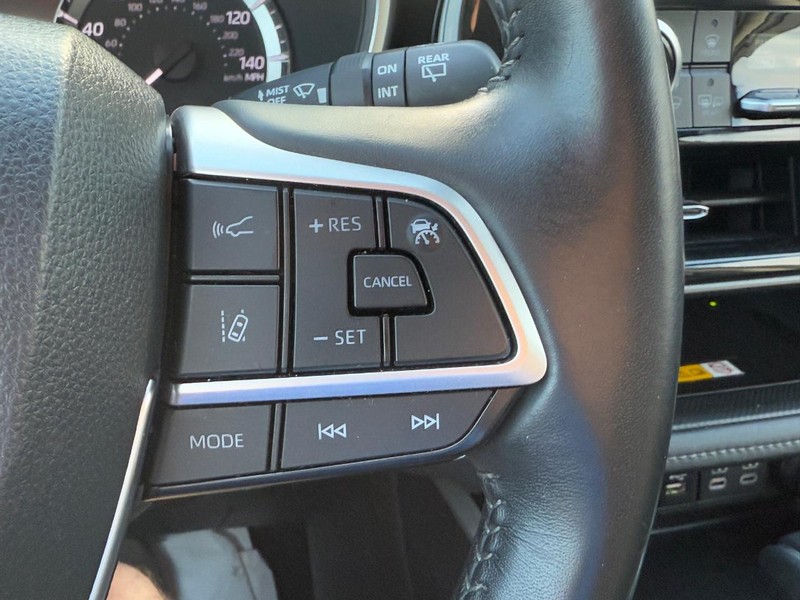 Toyota Highlander Vehicle Image 19