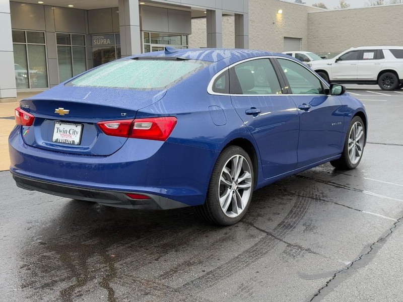 Chevrolet Malibu Vehicle Full-screen Gallery Image 03