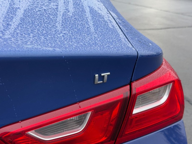 Chevrolet Malibu Vehicle Full-screen Gallery Image 06