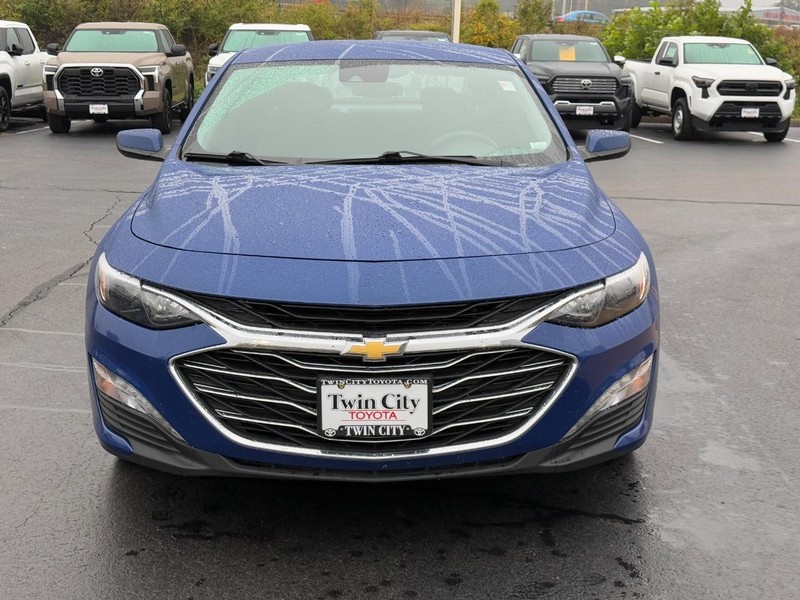 Chevrolet Malibu Vehicle Full-screen Gallery Image 10