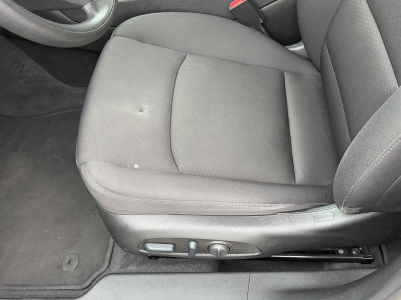 Chevrolet Malibu Vehicle Full-screen Gallery Image 16