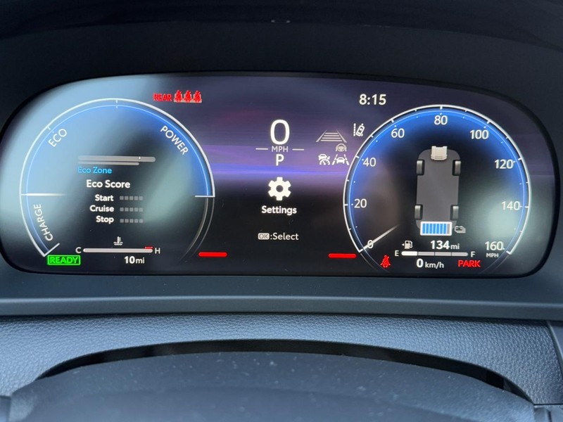 Toyota Crown Signia Vehicle Image 15