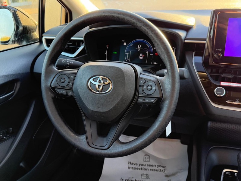 Toyota Corolla Vehicle Image 8