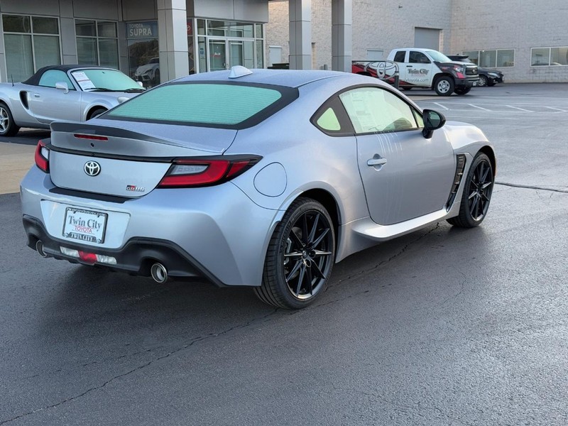 Toyota GR86 Vehicle Image 3