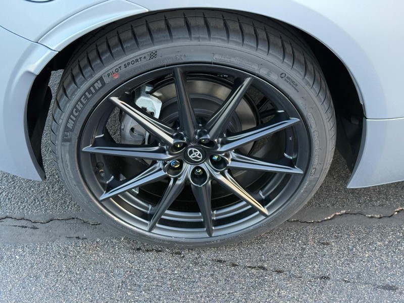 Toyota GR86 Vehicle Image 5