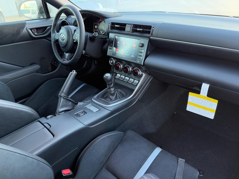 Toyota GR86 Vehicle Image 6