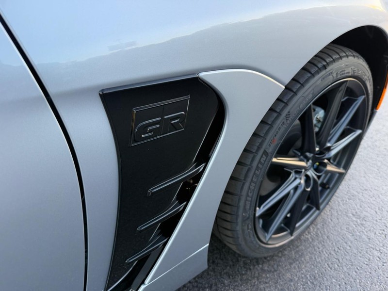 Toyota GR86 Vehicle Image 8