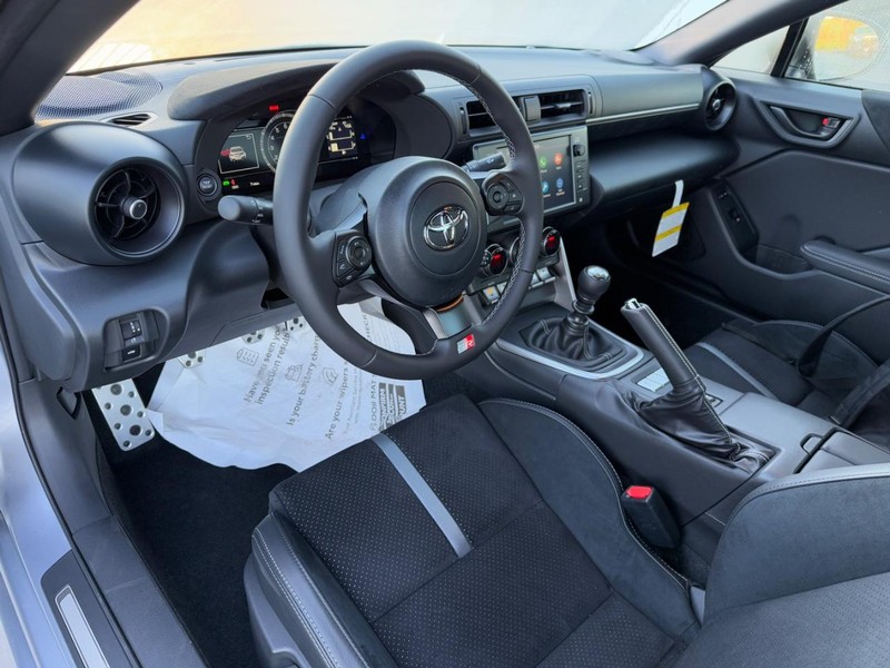 Toyota GR86 Vehicle Image 9