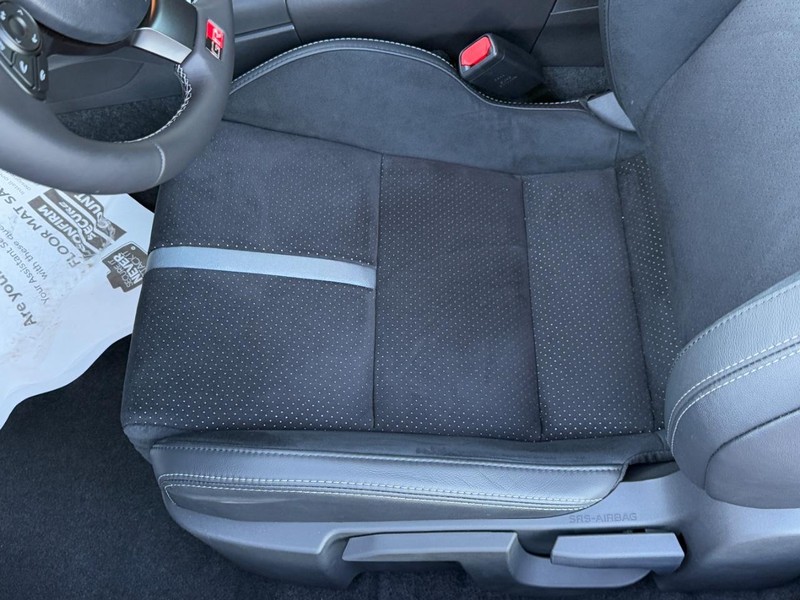 Toyota GR86 Vehicle Image 11