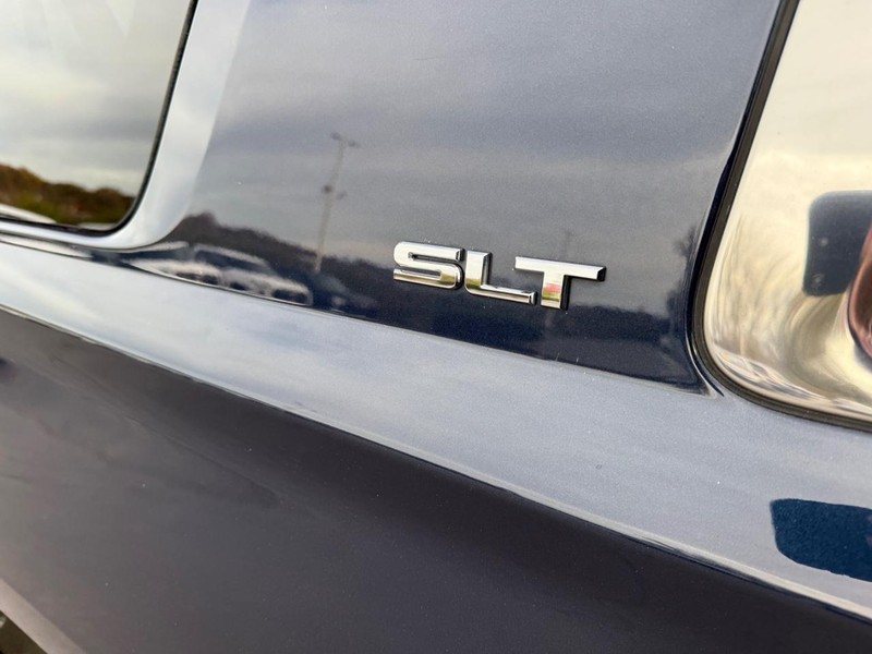 GMC Yukon XL Vehicle Image 11