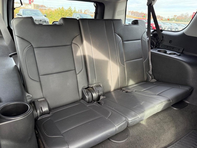 GMC Yukon XL Vehicle Image 12