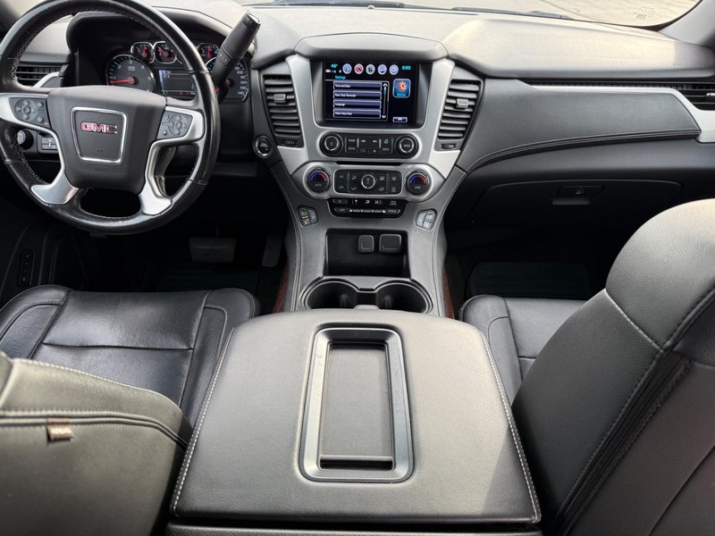 GMC Yukon XL Vehicle Image 14