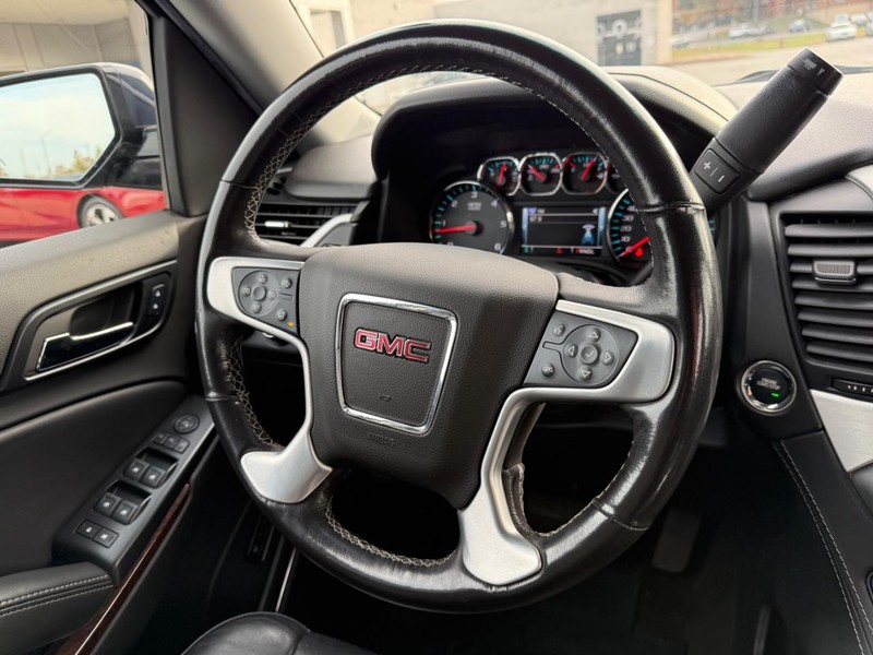 GMC Yukon XL Vehicle Image 15