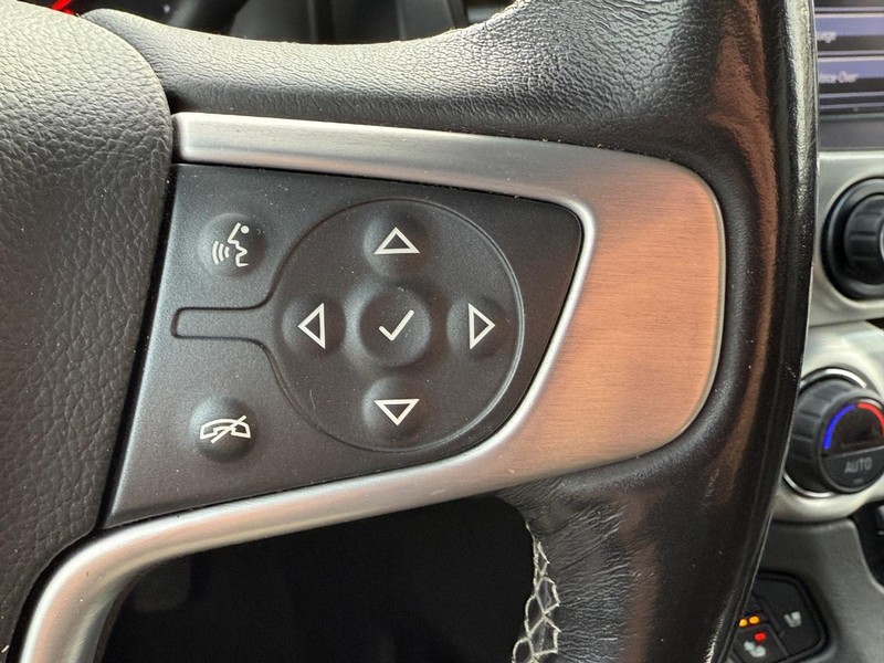 GMC Yukon XL Vehicle Image 21