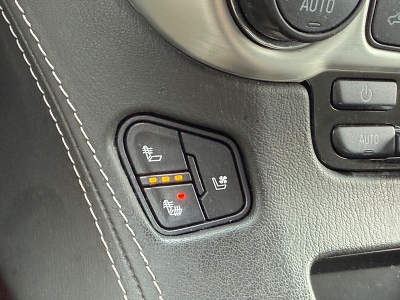 GMC Yukon XL Vehicle Image 24