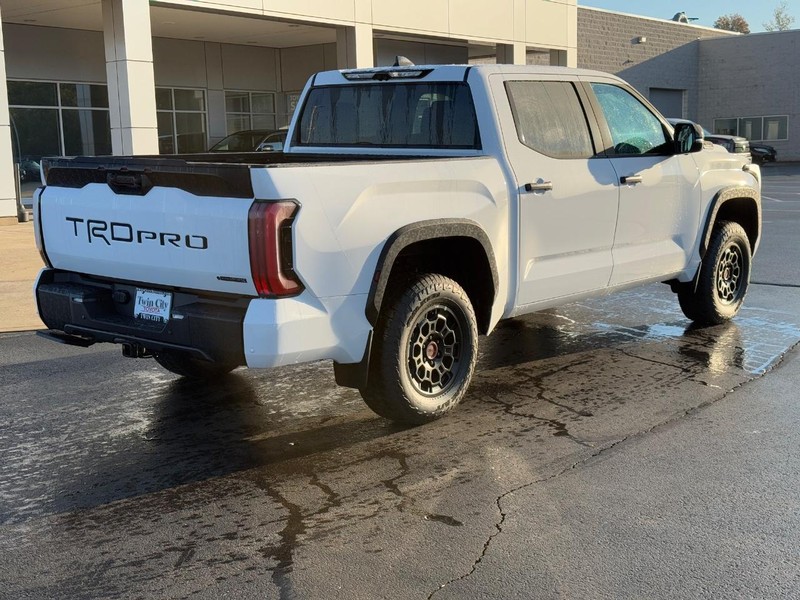 Toyota Tundra 4WD Vehicle Image 3