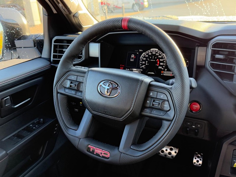 Toyota Tundra 4WD Vehicle Image 9