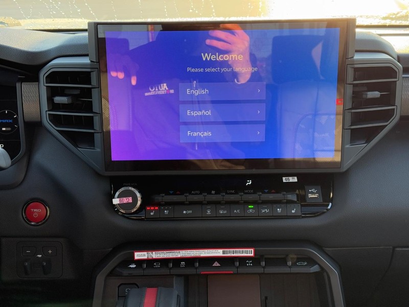 Toyota Tundra 4WD Vehicle Image 10