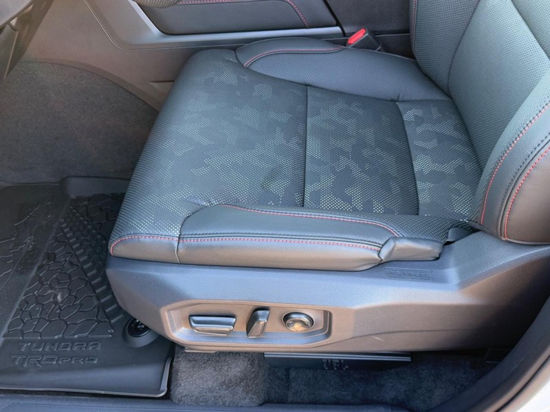 Toyota Tundra 4WD Vehicle Image 13