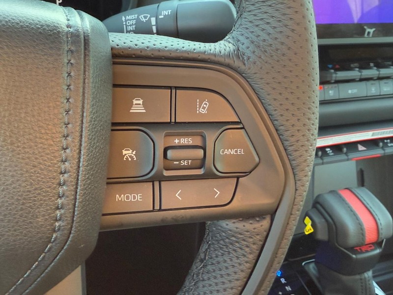 Toyota Tundra 4WD Vehicle Image 15