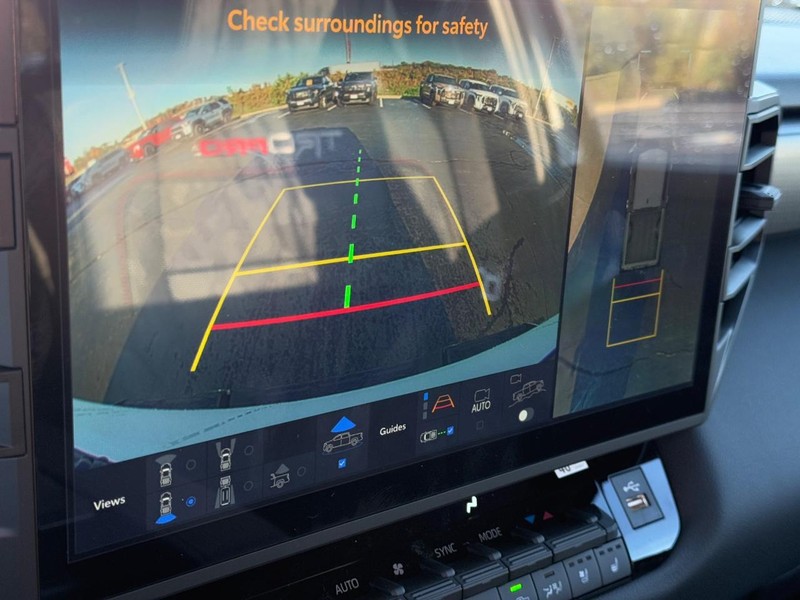 Toyota Tundra 4WD Vehicle Image 18