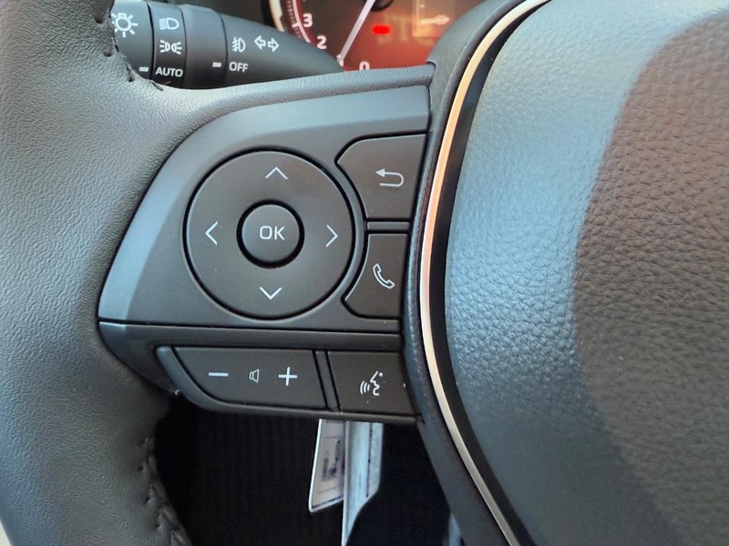 Toyota RAV4 Vehicle Image 13