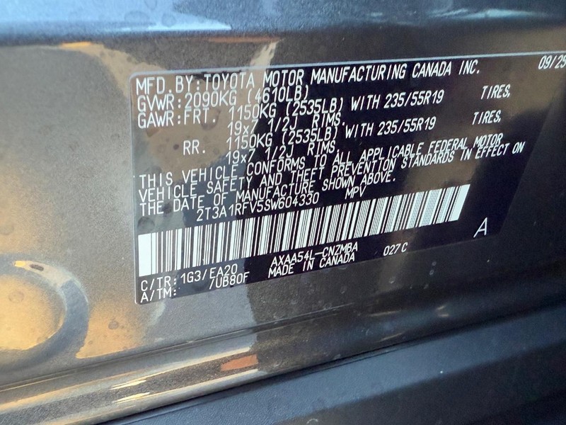 Toyota RAV4 Vehicle Image 18