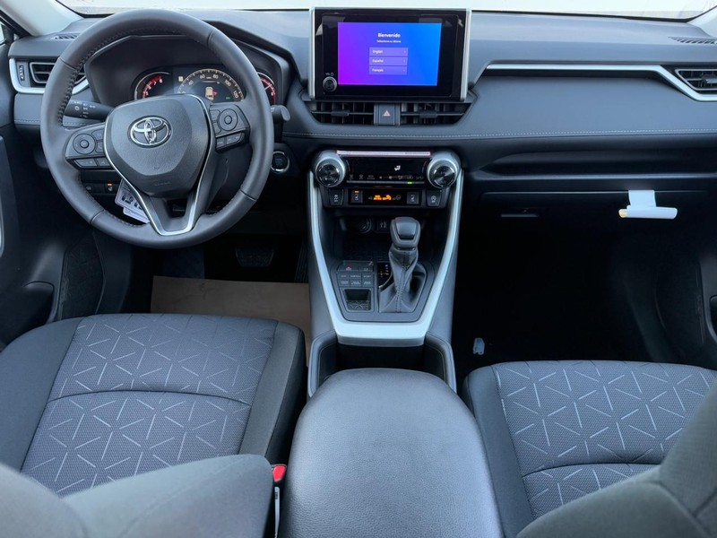 Toyota RAV4 Vehicle Image 7