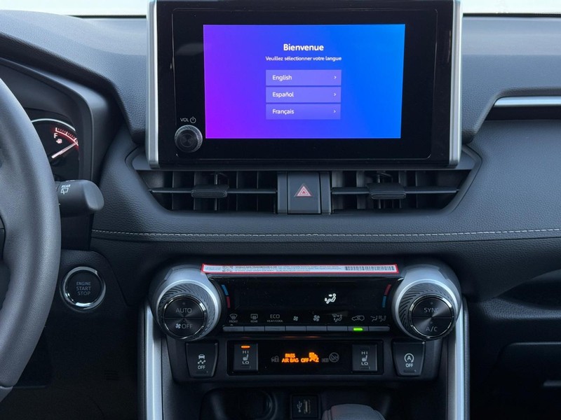 Toyota RAV4 Vehicle Image 9