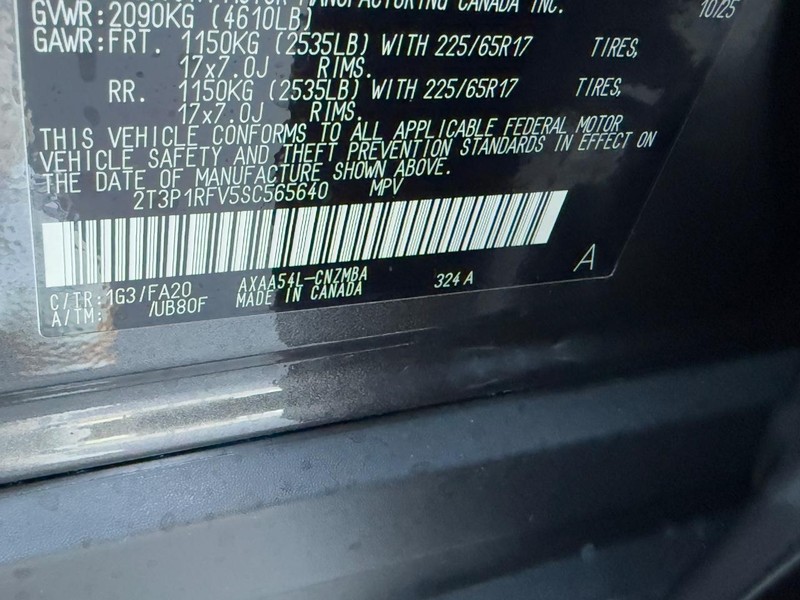 Toyota RAV4 Vehicle Image 17