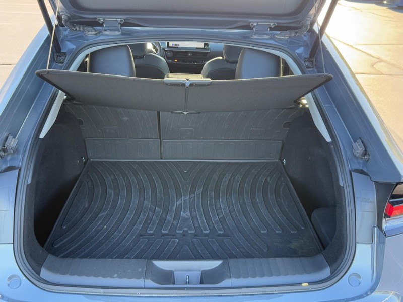 Toyota Prius Vehicle Image 4