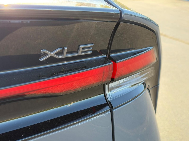 Toyota Prius Vehicle Image 6