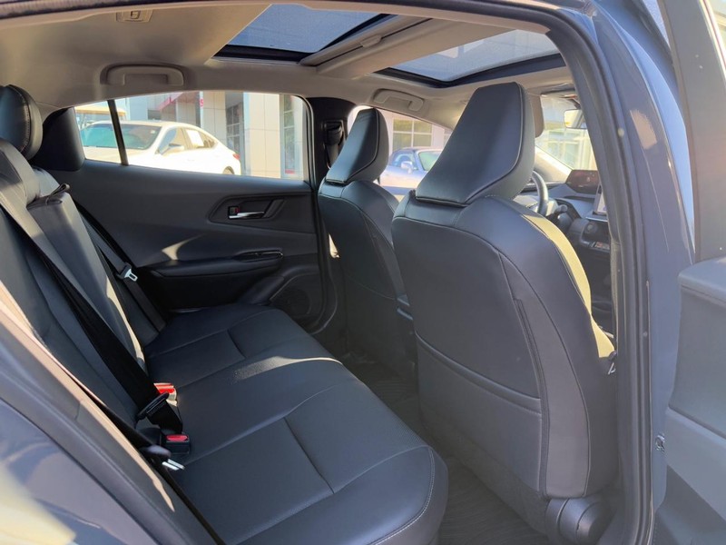 Toyota Prius Vehicle Image 11