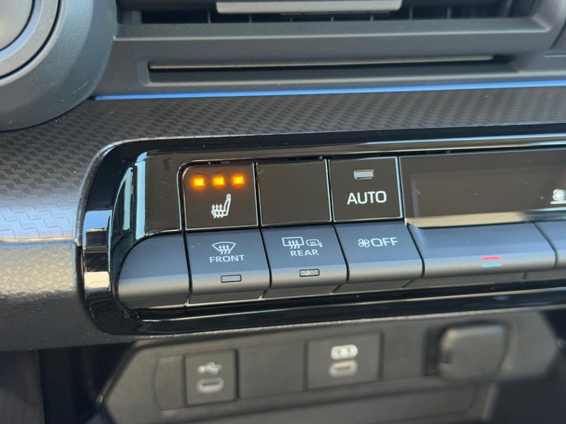 Toyota Prius Vehicle Image 22