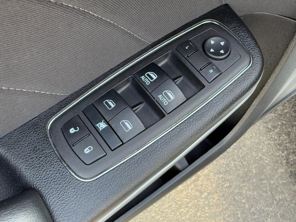 Dodge Charger Vehicle Image 14