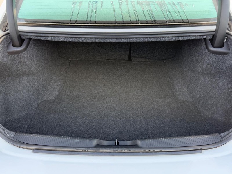 Dodge Charger Vehicle Full-screen Gallery Image 04