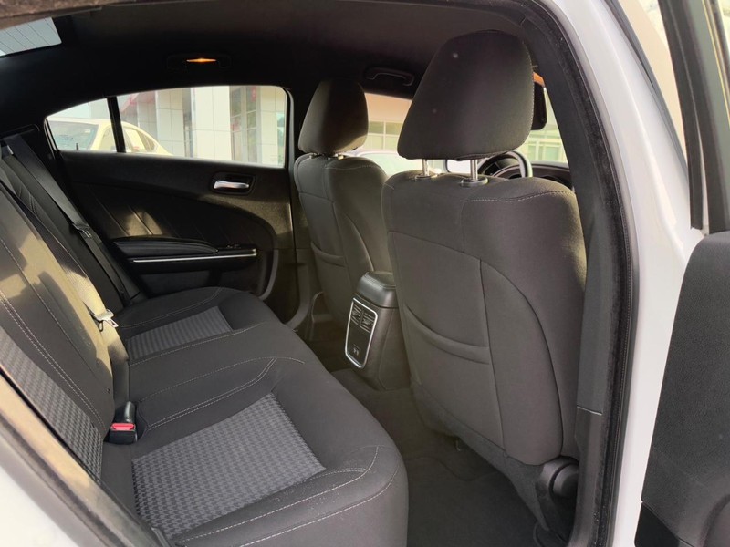 Dodge Charger Vehicle Full-screen Gallery Image 10
