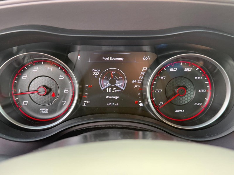 Dodge Charger Vehicle Full-screen Gallery Image 18