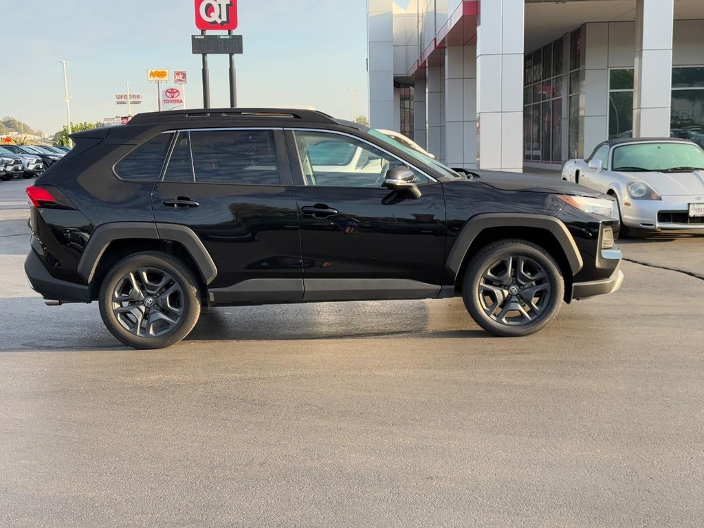 Toyota RAV4 Vehicle Image 2