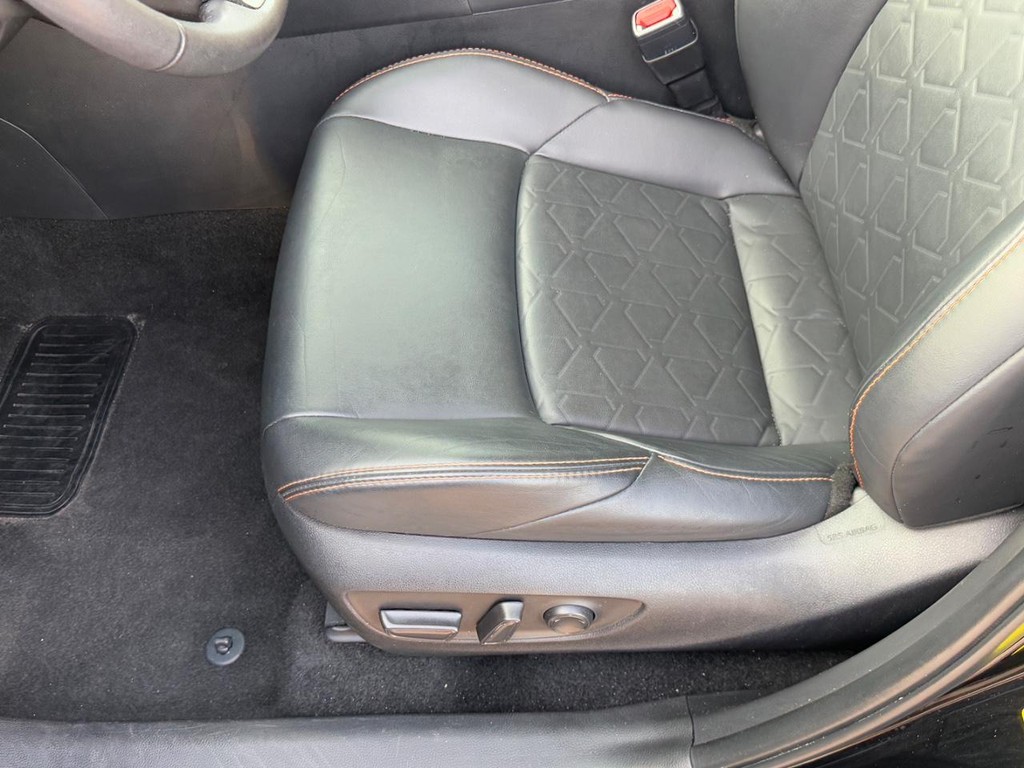 Toyota RAV4 Vehicle Image 15