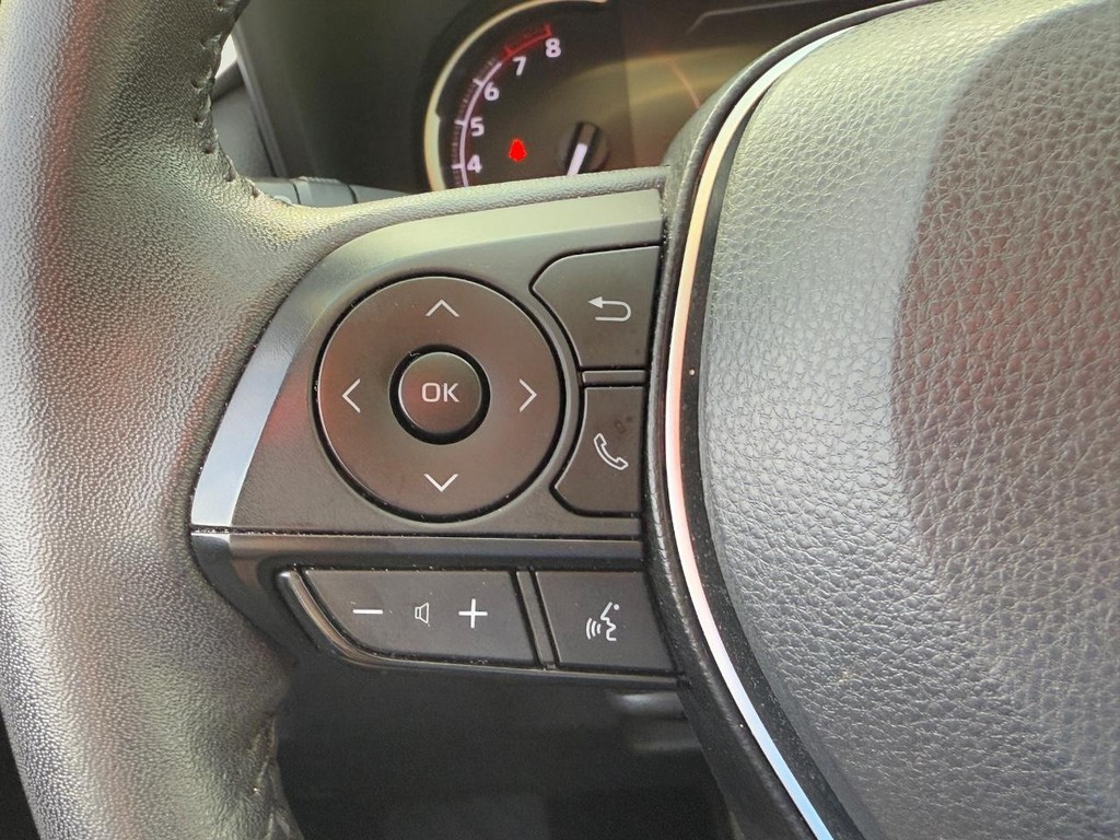 Toyota RAV4 Vehicle Image 16