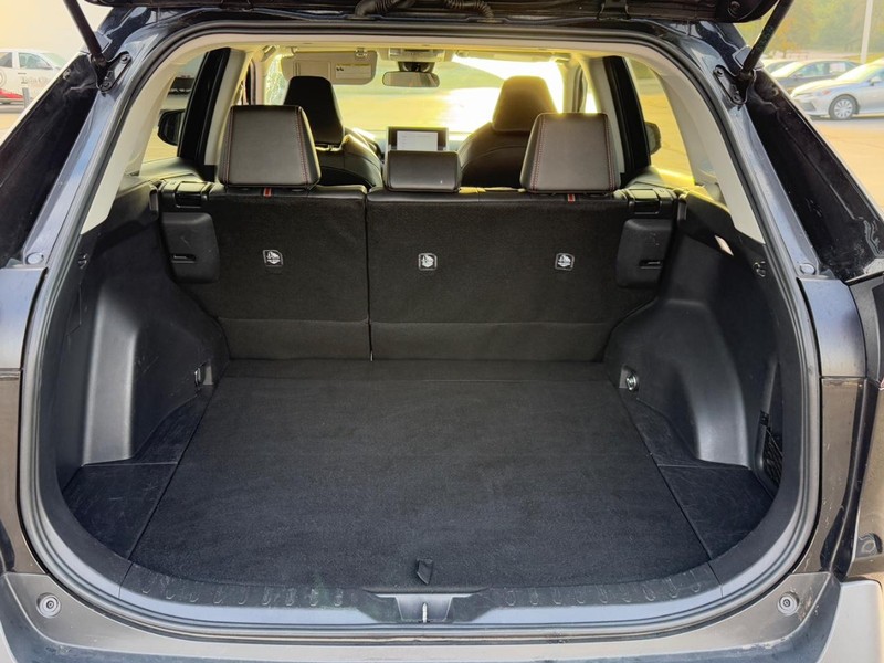 Toyota RAV4 Vehicle Image 4